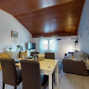  Apartment Nina Deluxe Superior 5 Star Apartment, Your Piece Of Heaven By The Sea & Park